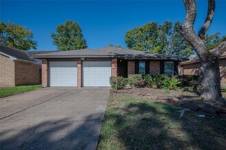 16250 Camino Del Sol Dr in Houston, TX - Building Photo - Building Photo