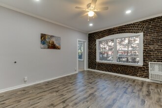 730 S Catalina St, Unit 1 in Los Angeles, CA - Foto de edificio - Building Photo