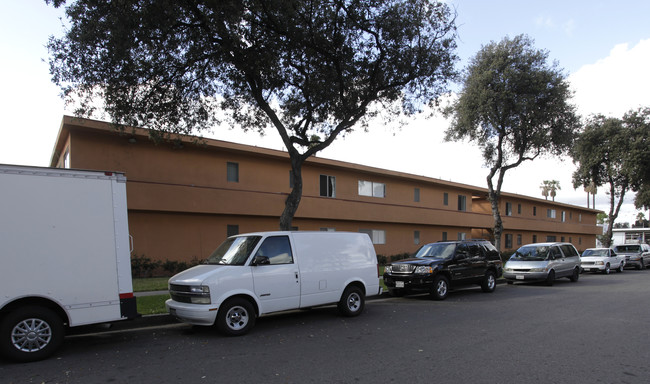 Citrus Lane Apartments in Fullerton, CA - Building Photo - Building Photo