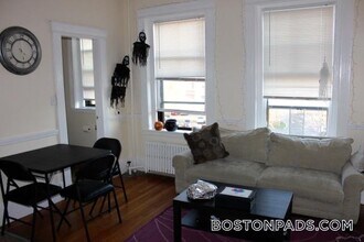 447 Park Dr in Boston, MA - Foto de edificio - Building Photo