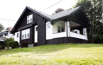 1601 Center Ave in New Kensington, PA - Building Photo - Building Photo