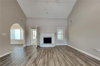 645 Magnolia Dr in Loganville, GA - Building Photo - Building Photo