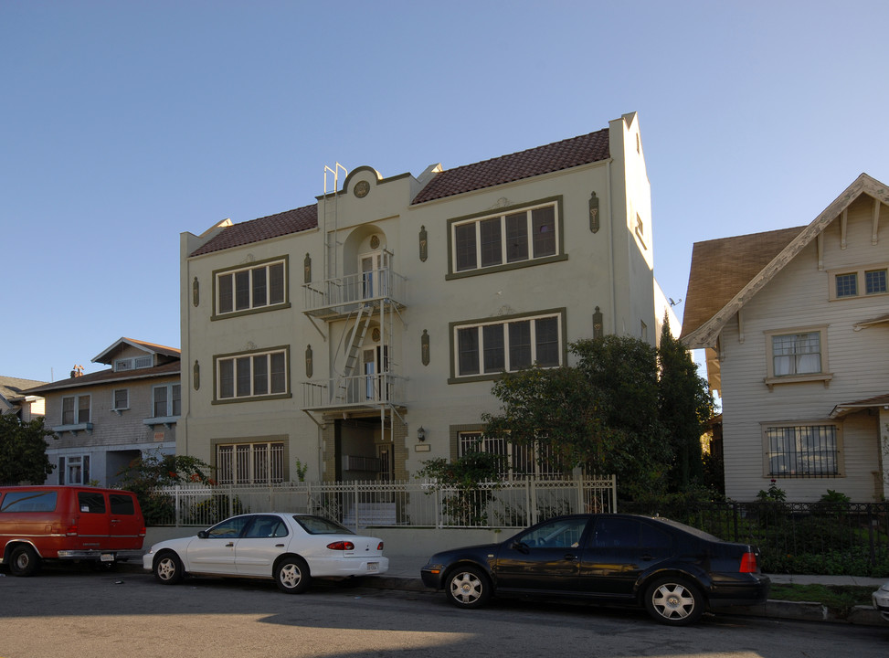 1720 S Harvard Blvd in Los Angeles, CA - Building Photo