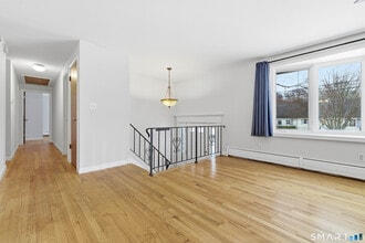 10 College St in Clinton, CT - Building Photo - Building Photo