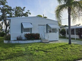 111 48th Ave W in Bradenton, FL - Building Photo