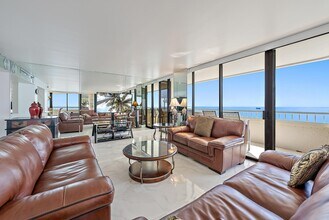 5070 N Ocean Dr in Riviera Beach, FL - Foto de edificio - Building Photo