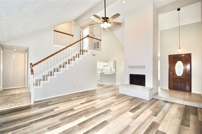 3419 Greenwood Dr in Sugar Land, TX - Building Photo - Building Photo