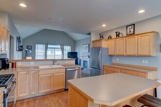 1720 SW Rock Rose Dr in Oak Harbor, WA - Building Photo - Building Photo