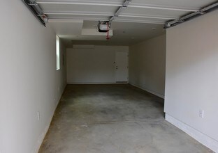 10923 Hesby St in Los Angeles, CA - Foto de edificio - Building Photo