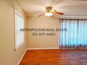 5839 Helen St in Garden City, MI - Building Photo - Building Photo