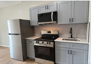 61 Field St in Waterbury, CT - Building Photo - Building Photo