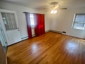 11 Jefferson St in Nutley, NJ - Building Photo - Building Photo