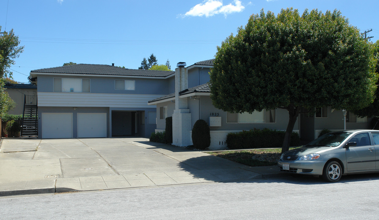 1025 Williams Way in Mountain View, CA - Building Photo