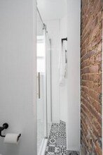 2020 R. Saint-Denis in Montréal, QC - Building Photo - Building Photo