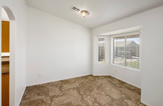 3106 N Sea Pines in Mesa, AZ - Building Photo - Building Photo