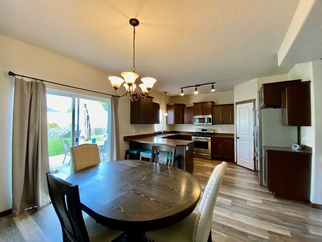 8463 N Boysenberry Loop in Hayden, ID - Building Photo - Building Photo