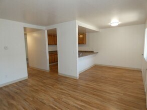 1025 W Boone St in Santa Maria, CA - Building Photo - Building Photo