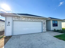 450 Lucy Rd in Greenville, TX - Building Photo