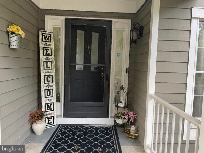 property at 18 E Countryside Dr