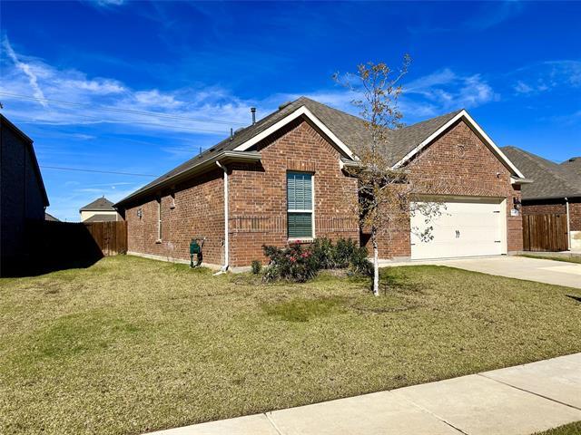 10507 Lone Star Wy in Aubrey, TX - Building Photo - Building Photo