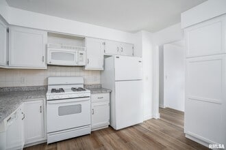 2530 Saint John Ct in Riverdale, IA - Building Photo - Building Photo