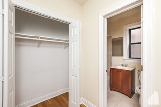 1340 N Dearborn St, Unit 308 in Chicago, IL - Building Photo - Building Photo