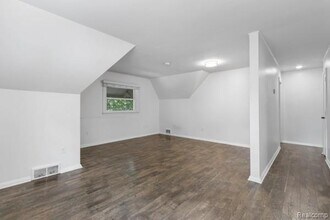 440 Alter Rd in Detroit, MI - Building Photo - Building Photo