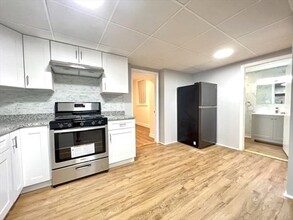 1564 Commonwealth Ave in Boston, MA - Building Photo - Building Photo