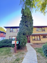 405 Palomino Ln, Unit 2S in Madison, WI - Foto de edificio - Building Photo