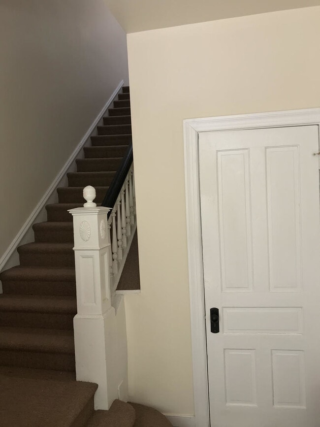 2116 Grove Ave in Richmond, VA - Building Photo - Building Photo