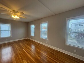 103 Webster St, Unit 2 in Malden, MA - Foto de edificio - Building Photo