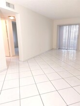 505 Gardens Dr, Unit 104 in Pompano Beach, FL - Building Photo - Building Photo