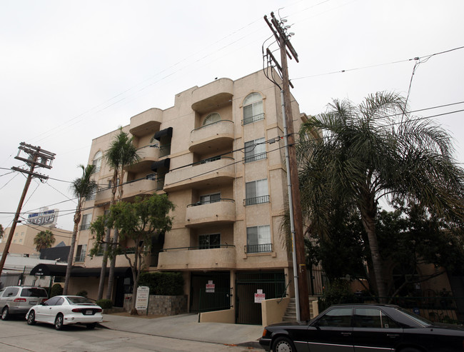 Vinton Towers in Culver City, CA - Foto de edificio - Building Photo