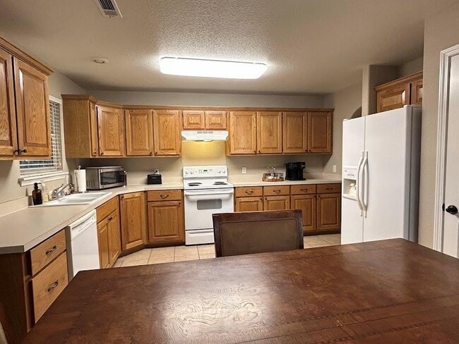 2409 S Brandi Dr in Fayetteville, AR - Building Photo - Building Photo