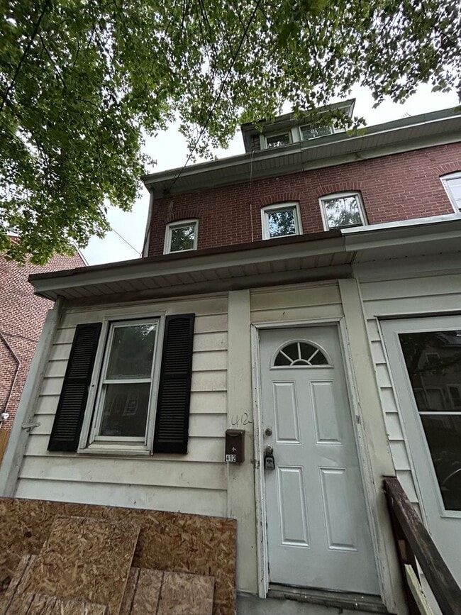 412 Stuyvesant Ave in Trenton, NJ - Building Photo - Building Photo