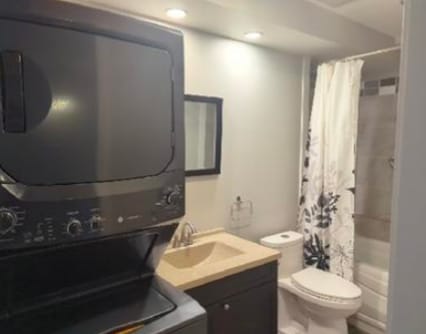 property at 2000-2032 32 St