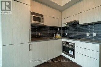 10 Rouge Valley Dr W in Markham, ON - Building Photo - Building Photo