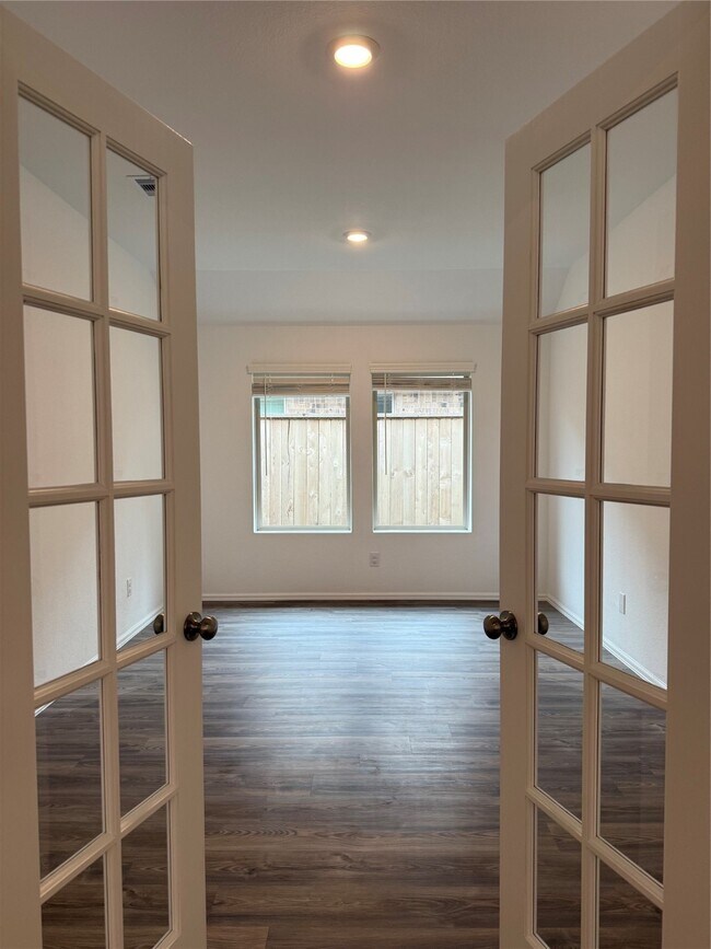 property at 7525 Angels Lndg Ln