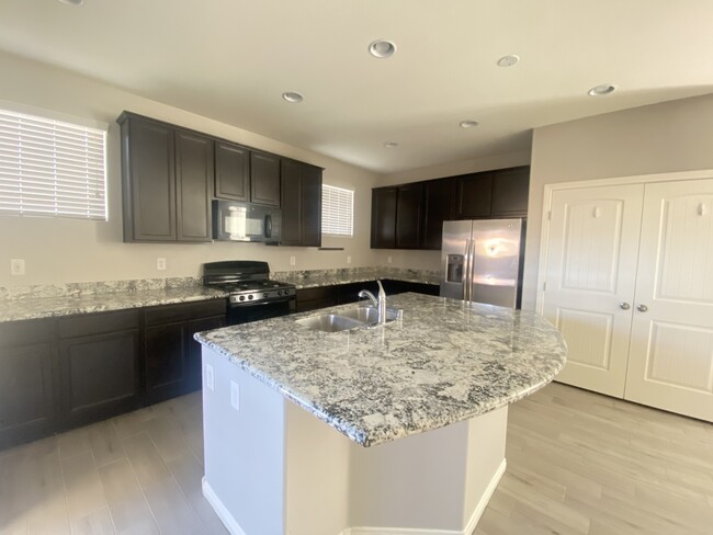 6138 Villa Lante Ave in Las Vegas, NV - Building Photo - Building Photo