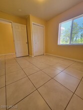 612 East 12th Street in Lehigh Acres, FL - Foto de edificio - Building Photo