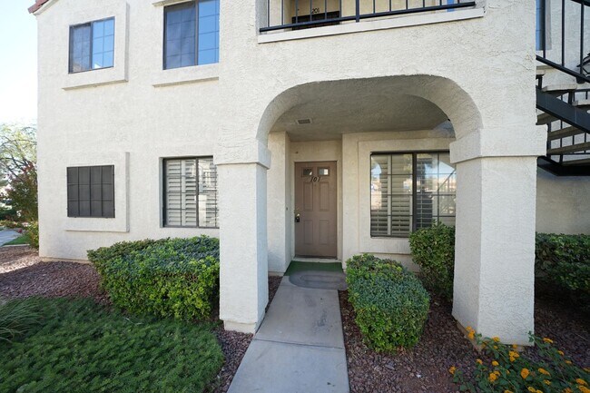 4884 Nara Vista Way in Las Vegas, NV - Foto de edificio - Building Photo