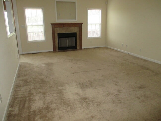 3260 Twelve Oaks Blvd in Clarksville, TN - Building Photo - Building Photo