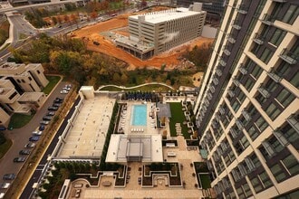 Nouvelle in McLean, VA - Foto de edificio - Building Photo