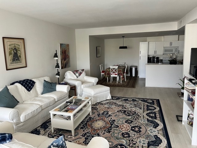 Chateau Brentana in Los Angeles, CA - Building Photo - Building Photo