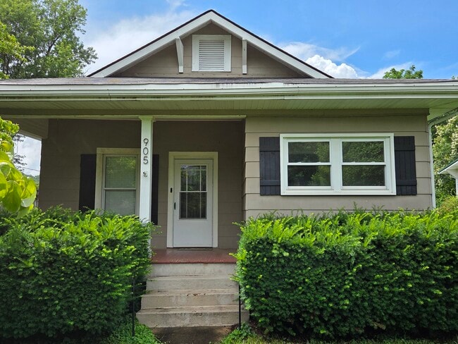 905 E Holston Ave
