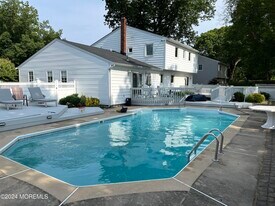 104 Pear St in Ocean Township, NJ - Building Photo