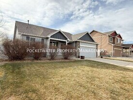 3392 Hackberry Ln in Johnstown, CO - Building Photo