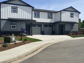 Jacobe Duplexes in Salem, OR - Building Photo - Building Photo