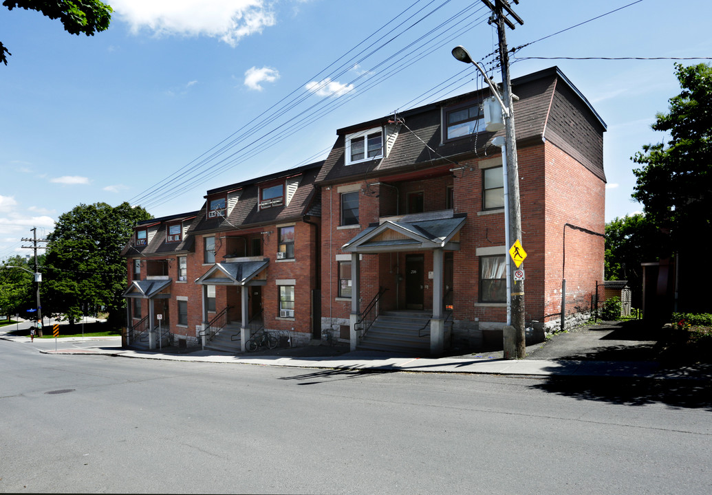 214-224 Somerset St E in Ottawa, ON - Building Photo