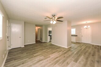 561 Carithers Rd in Lawrenceville, GA - Building Photo - Building Photo